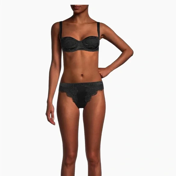 Dolce & Gabbana Black Lace Bra Set - Picture 6 of 7